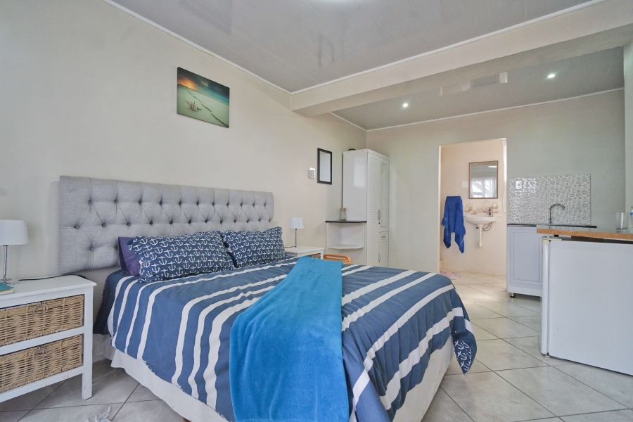 5 Bedroom Property for Sale in Winterstrand Eastern Cape